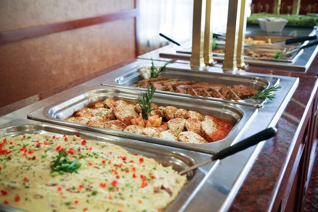 Fluno Center Hotel Мадисън Ресторант снимка
