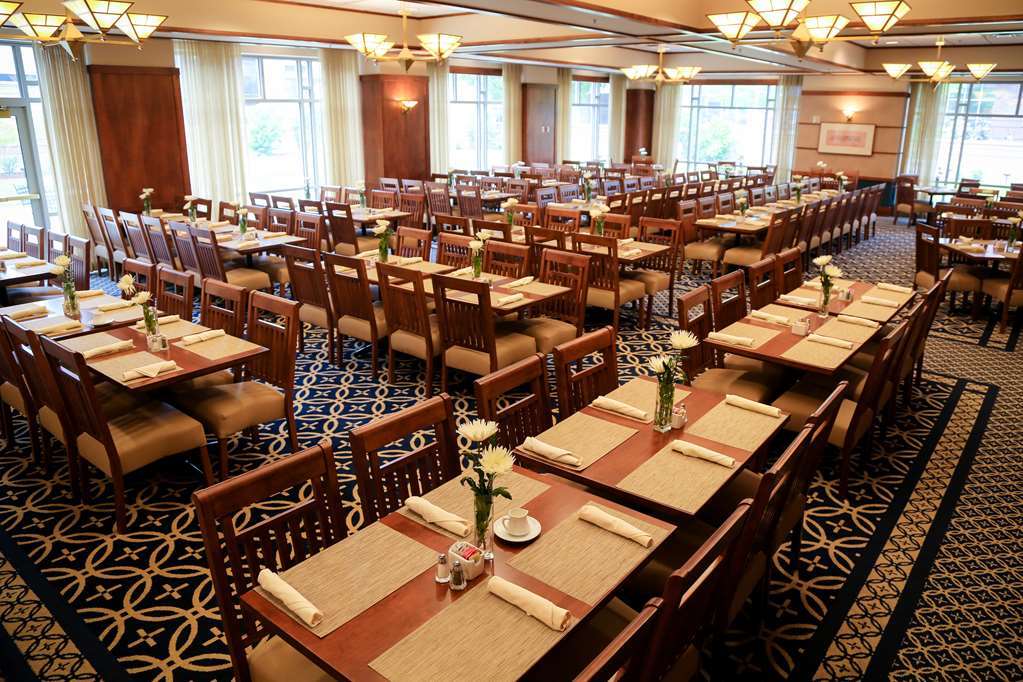 Fluno Center Hotel Мадисън Ресторант снимка
